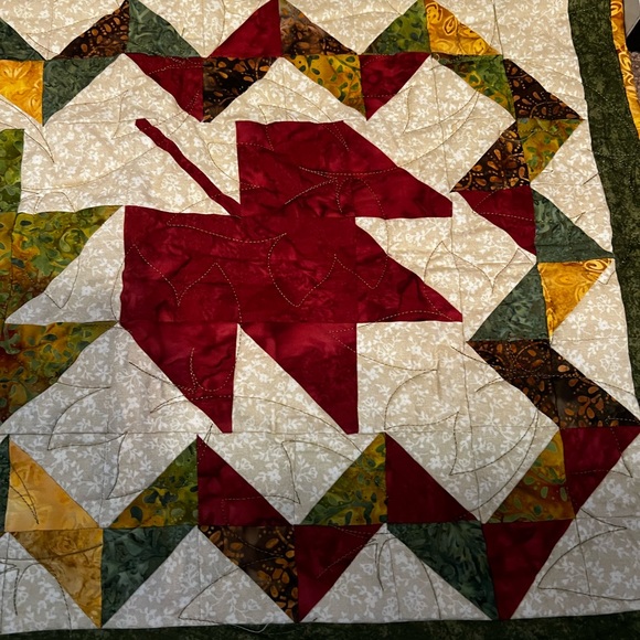 Leaves quilt runner. Handmade - Picture 8 of 9